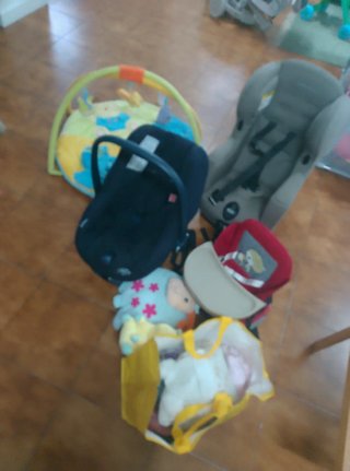 Kit bebé: Sillas coche, trona portatil y más