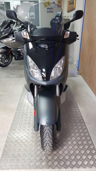 YAMAHA X-MAX 125