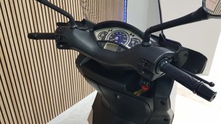 YAMAHA X-MAX 125