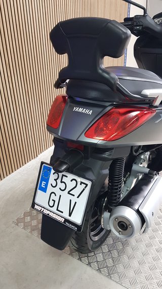 YAMAHA X-MAX 125