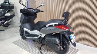 YAMAHA X-MAX 125