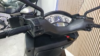 YAMAHA X-MAX 125