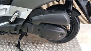YAMAHA X-MAX 125
