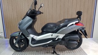 YAMAHA X-MAX 125