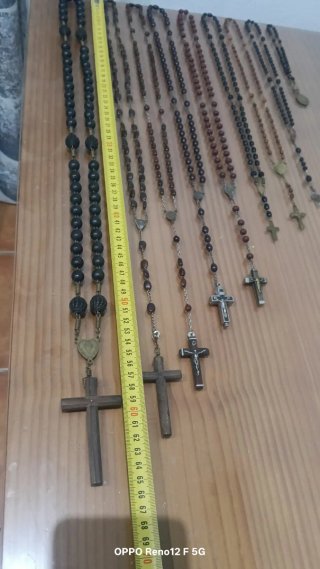 Varios rosarios antiguos