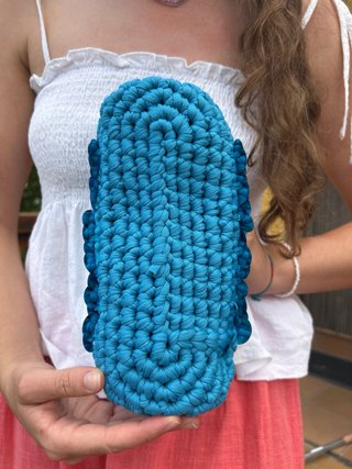 Bolso de mano tejido con lentejuelas