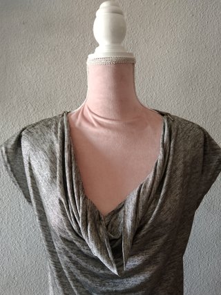 Camiseta elástica gris