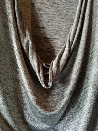 Camiseta elástica gris