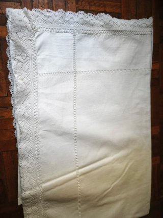 Sábanas vintage de algodón bordadas y puntillas