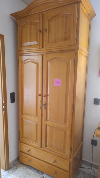 4 Armarios de madera maciza