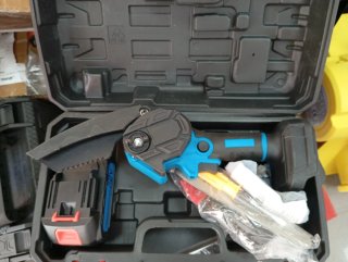 Mini motosierra eléctrica 21V