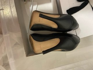 Zapatos de tacón negros talla 38