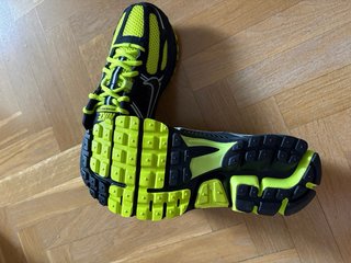 Zapatillas Nike Vomero 5 Verde Talla 37.5