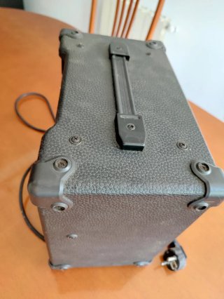 Amplificador de guitarra 10W