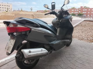 Suzuki Burgman 125 gris