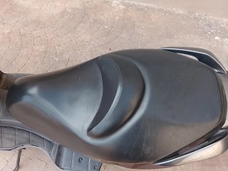 Suzuki Burgman 125 gris