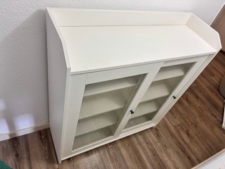 Vitrina Ikea Hauga Blanca con Puertas de Cristal