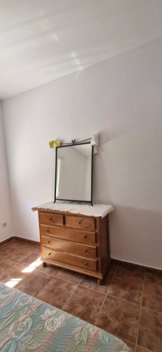 Cómoda, mesitas de Noche, cabecero para cama 135cm