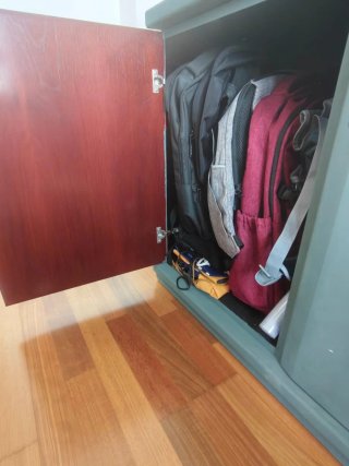 Mueble auxiliar 3 puertas madera gris