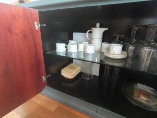 Mueble auxiliar 3 puertas madera gris