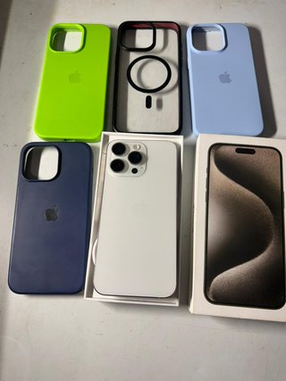 iPhone 15 Pro Max Blanco + Fundas