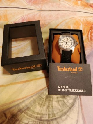 Reloj Timberland Caja Negra y Blanca