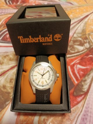 Reloj Timberland Caja Negra y Blanca