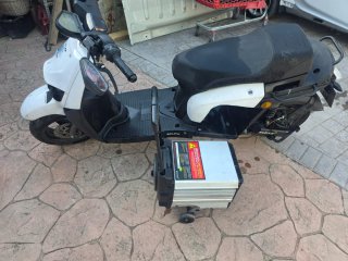 Moto Eléctrica Scutum Blanca
