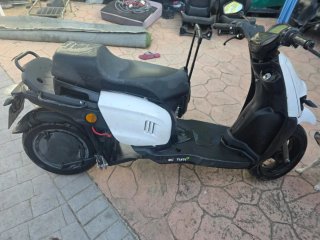 Moto Eléctrica Scutum Blanca