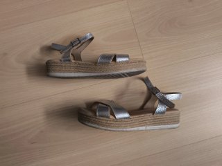 Sandalias de piel plateadas -  niña