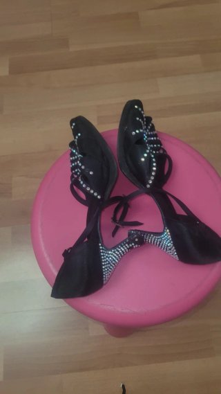 Zapatos de baile negros con pedrería