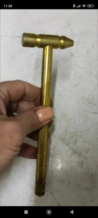 Martillo latonado con cuatro destor