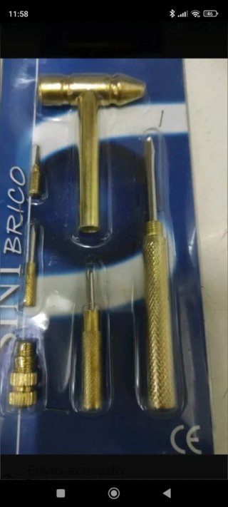 Martillo latonado con cuatro destor