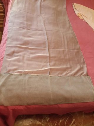 Chal rectangular gris plata. Terminación cordón
