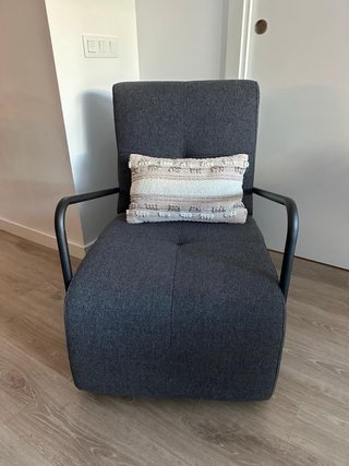 Sillón de diseño tela y metal