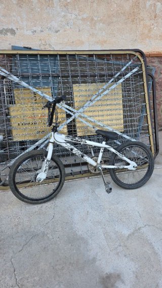 Bicicleta BMX Blanca