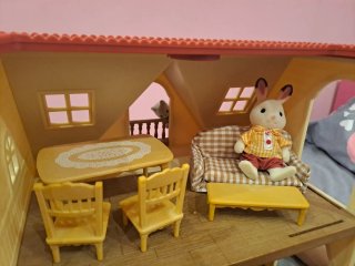 Padre Conejo Chocolate Sylvanian Families + sofá
