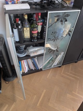 Mueble vitrina cristal y metal