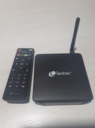 Android TV Leotec con mando