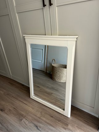 Espejo de madera blanco