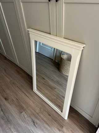 Espejo de madera blanco