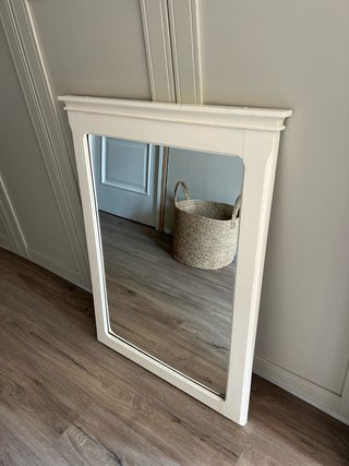 Espejo de madera blanco