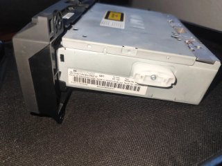Radio Mercedes W169 con moldura inferior