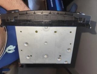 Radio Mercedes W169 con moldura inferior
