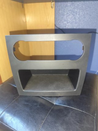 Radio Mercedes W169 con moldura inferior