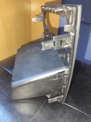 Radio Mercedes W169 con moldura inferior