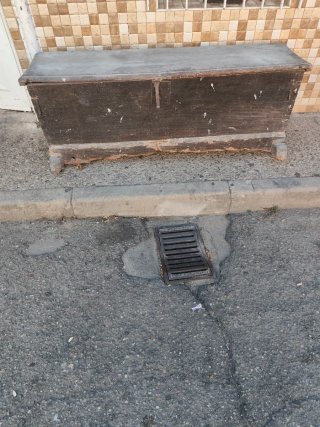 Baúl antiguo de madera