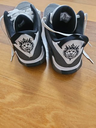 Zapatillas Nike Hombre Baloncesto Negras Blancas