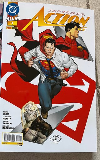 Comic Action Comics. Panini Comics.
