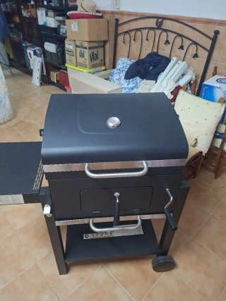 Barbacoa de carbón negra